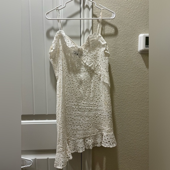 white dress - Picture 1 of 4